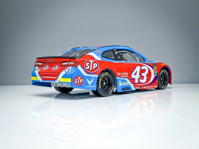 Illustration for article titled BUBBA WALLACE` 2018 CAMARO